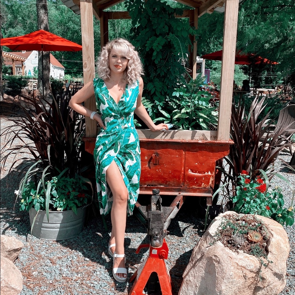 Palm dress 🌴